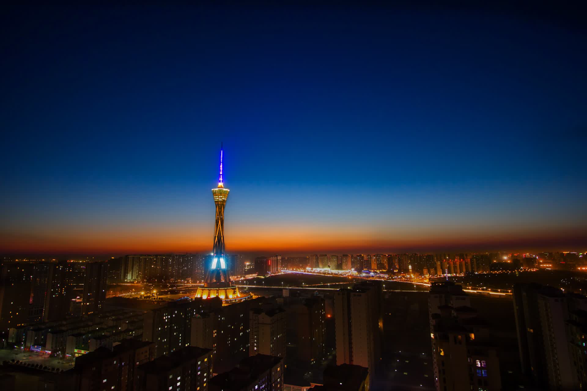 2026 世界杯吉祥物“塔利斯”联动中国航天:限量版太空配色手办揭秘。